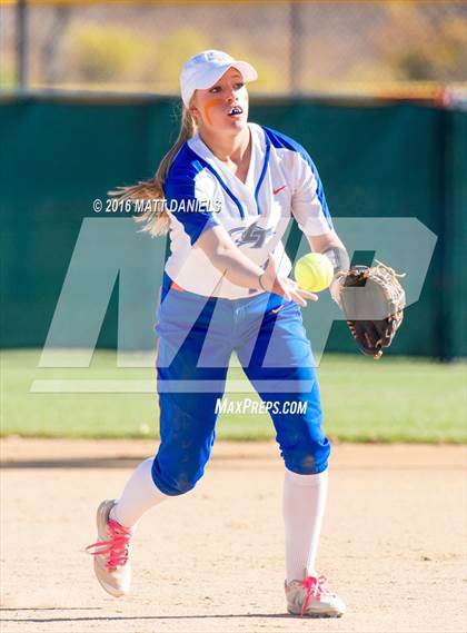 Thumbnail 1 in Legend vs. Smoky Hill (CHSAA 5A Region 6 Playoff) photogallery.