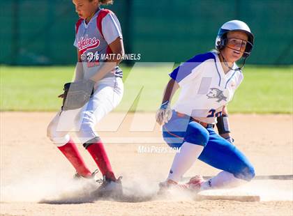 Thumbnail 1 in Legend vs. Smoky Hill (CHSAA 5A Region 6 Playoff) photogallery.
