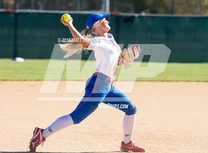 Thumbnail 3 in Legend vs. Smoky Hill (CHSAA 5A Region 6 Playoff) photogallery.