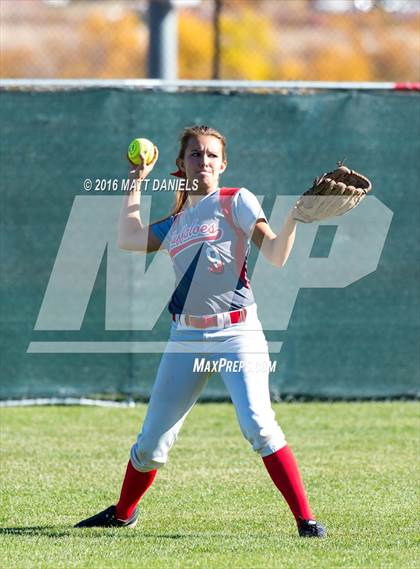 Thumbnail 3 in Legend vs. Smoky Hill (CHSAA 5A Region 6 Playoff) photogallery.