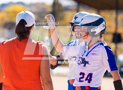 Thumbnail 3 in Legend vs. Smoky Hill (CHSAA 5A Region 6 Playoff) photogallery.