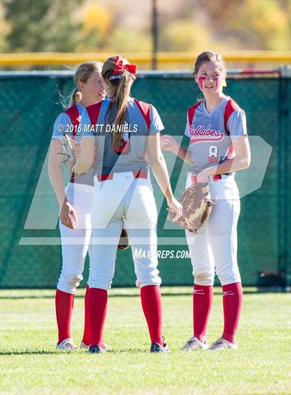 Thumbnail 2 in Legend vs. Smoky Hill (CHSAA 5A Region 6 Playoff) photogallery.