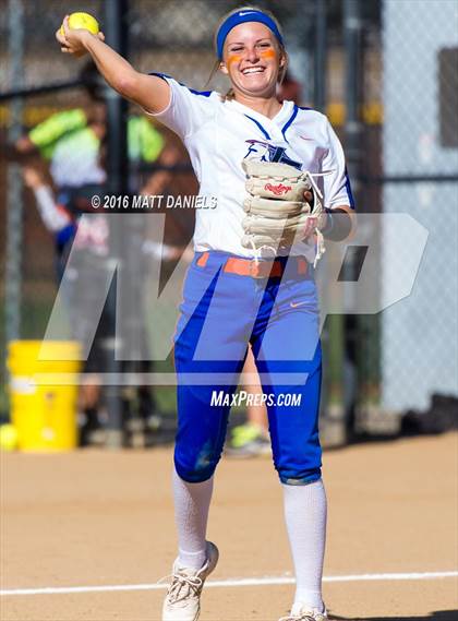 Thumbnail 3 in Legend vs. Smoky Hill (CHSAA 5A Region 6 Playoff) photogallery.