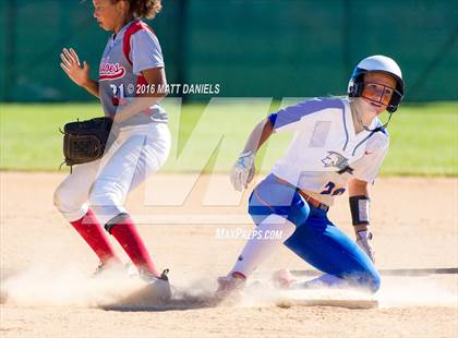 Thumbnail 3 in Legend vs. Smoky Hill (CHSAA 5A Region 6 Playoff) photogallery.