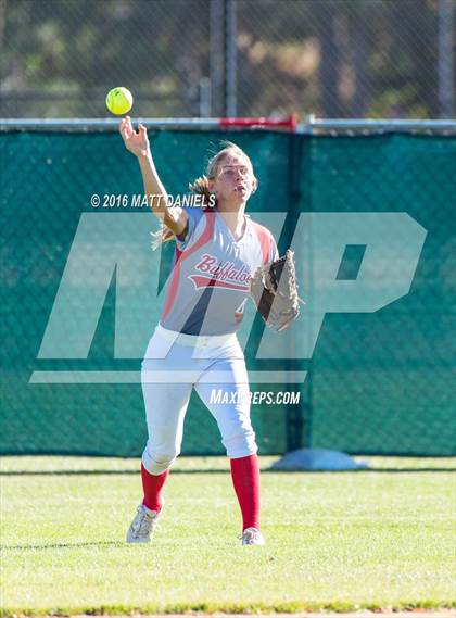 Thumbnail 3 in Legend vs. Smoky Hill (CHSAA 5A Region 6 Playoff) photogallery.