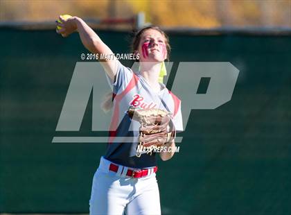 Thumbnail 3 in Legend vs. Smoky Hill (CHSAA 5A Region 6 Playoff) photogallery.