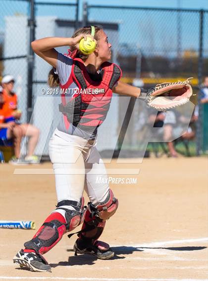 Thumbnail 2 in Legend vs. Smoky Hill (CHSAA 5A Region 6 Playoff) photogallery.