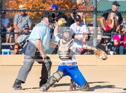 Thumbnail 3 in Legend vs. Smoky Hill (CHSAA 5A Region 6 Playoff) photogallery.