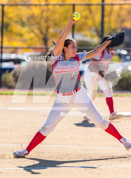 Thumbnail 2 in Legend vs. Smoky Hill (CHSAA 5A Region 6 Playoff) photogallery.