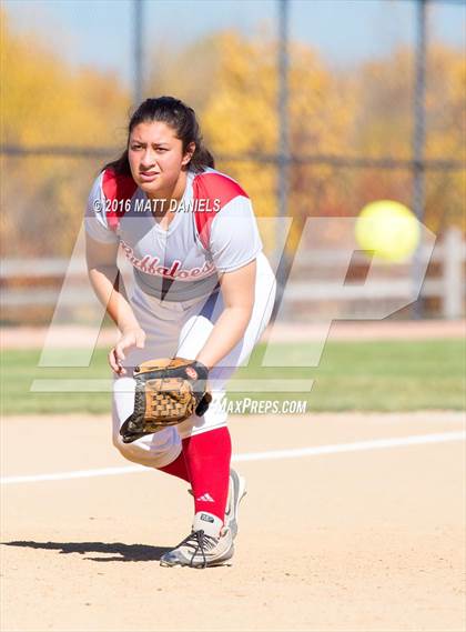 Thumbnail 3 in Legend vs. Smoky Hill (CHSAA 5A Region 6 Playoff) photogallery.