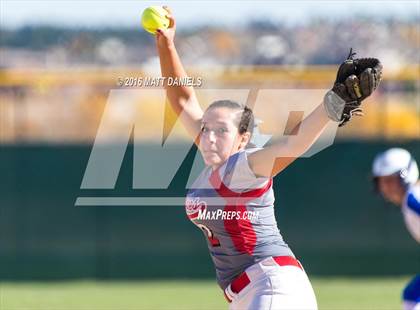 Thumbnail 2 in Legend vs. Smoky Hill (CHSAA 5A Region 6 Playoff) photogallery.