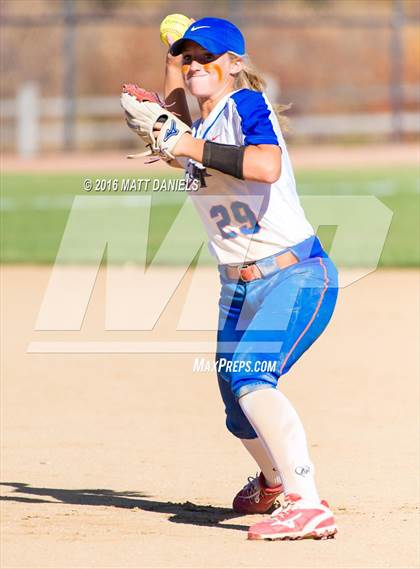 Thumbnail 2 in Legend vs. Smoky Hill (CHSAA 5A Region 6 Playoff) photogallery.