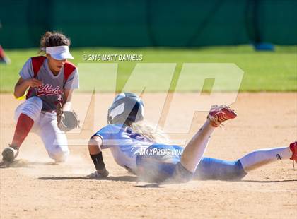 Thumbnail 3 in Legend vs. Smoky Hill (CHSAA 5A Region 6 Playoff) photogallery.