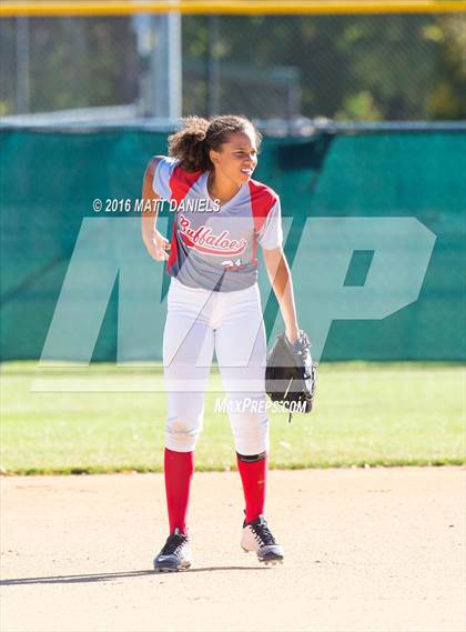 Thumbnail 3 in Legend vs. Smoky Hill (CHSAA 5A Region 6 Playoff) photogallery.