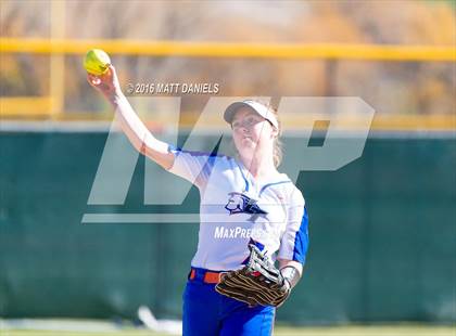 Thumbnail 2 in Legend vs. Smoky Hill (CHSAA 5A Region 6 Playoff) photogallery.
