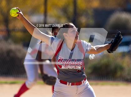 Thumbnail 3 in Legend vs. Smoky Hill (CHSAA 5A Region 6 Playoff) photogallery.