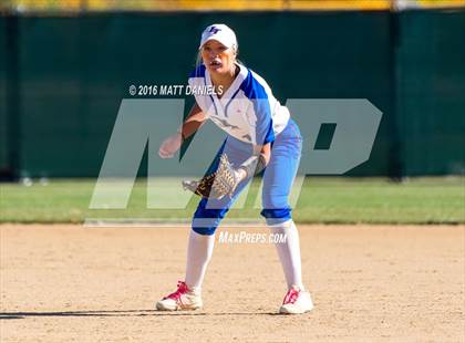 Thumbnail 1 in Legend vs. Smoky Hill (CHSAA 5A Region 6 Playoff) photogallery.