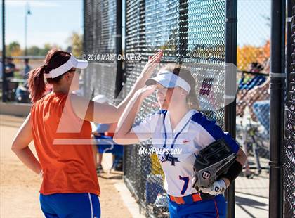 Thumbnail 3 in Legend vs. Smoky Hill (CHSAA 5A Region 6 Playoff) photogallery.