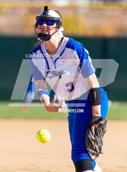 Thumbnail 1 in Legend vs. Smoky Hill (CHSAA 5A Region 6 Playoff) photogallery.