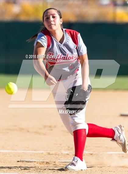 Thumbnail 3 in Legend vs. Smoky Hill (CHSAA 5A Region 6 Playoff) photogallery.