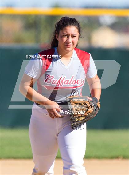 Thumbnail 2 in Legend vs. Smoky Hill (CHSAA 5A Region 6 Playoff) photogallery.