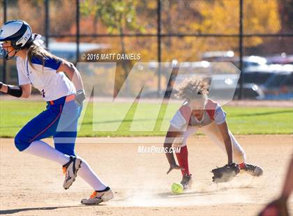 Thumbnail 3 in Legend vs. Smoky Hill (CHSAA 5A Region 6 Playoff) photogallery.