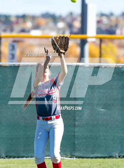 Thumbnail 1 in Legend vs. Smoky Hill (CHSAA 5A Region 6 Playoff) photogallery.