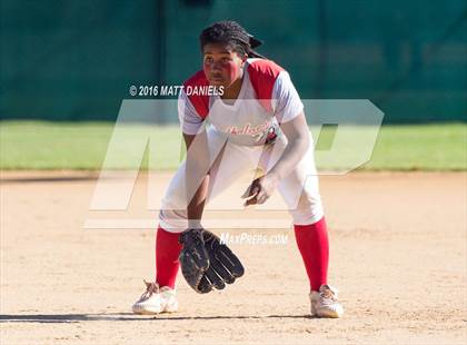 Thumbnail 1 in Legend vs. Smoky Hill (CHSAA 5A Region 6 Playoff) photogallery.