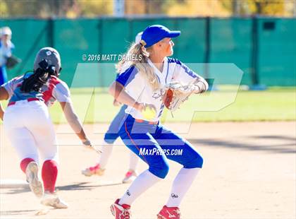 Thumbnail 3 in Legend vs. Smoky Hill (CHSAA 5A Region 6 Playoff) photogallery.