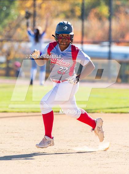 Thumbnail 3 in Legend vs. Smoky Hill (CHSAA 5A Region 6 Playoff) photogallery.