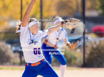 Thumbnail 3 in Legend vs. Smoky Hill (CHSAA 5A Region 6 Playoff) photogallery.