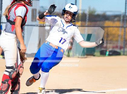 Thumbnail 2 in Legend vs. Smoky Hill (CHSAA 5A Region 6 Playoff) photogallery.