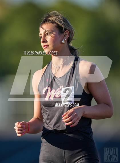 Thumbnail 3 in Dog Pound Invitational (400M) photogallery.