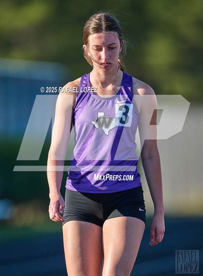 Thumbnail 2 in Dog Pound Invitational (400M) photogallery.