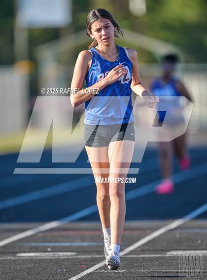 Thumbnail 2 in Dog Pound Invitational (400M) photogallery.