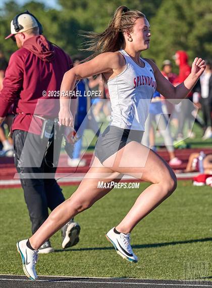 Thumbnail 1 in Dog Pound Invitational (400M) photogallery.