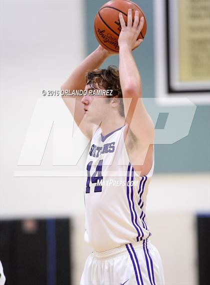 Thumbnail 2 in Hilltop vs Santana (Grossmont Winter Tournament) photogallery.