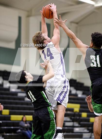 Thumbnail 1 in Hilltop vs Santana (Grossmont Winter Tournament) photogallery.