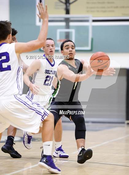Thumbnail 2 in Hilltop vs Santana (Grossmont Winter Tournament) photogallery.
