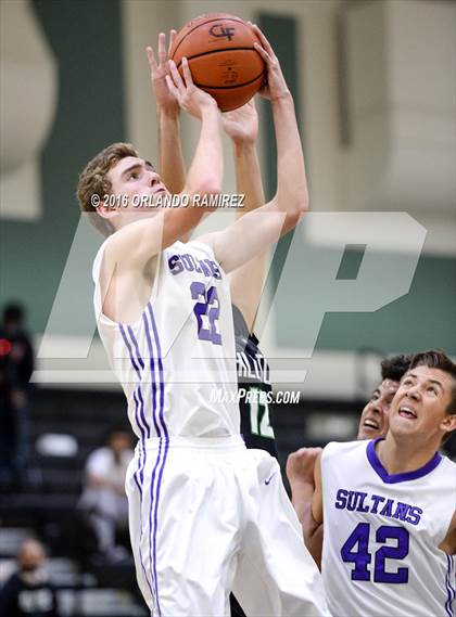 Thumbnail 1 in Hilltop vs Santana (Grossmont Winter Tournament) photogallery.