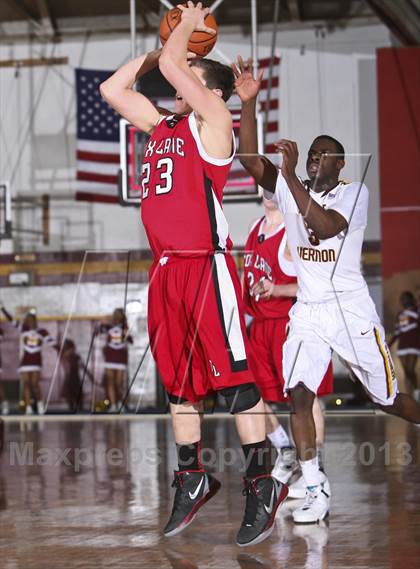 Thumbnail 2 in Fox Lane vs Mt. Vernon (Section 1 Class AA Quarter Final) photogallery.