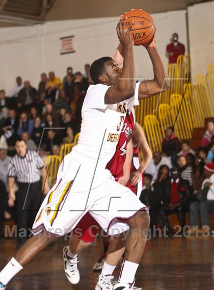 Thumbnail 2 in Fox Lane vs Mt. Vernon (Section 1 Class AA Quarter Final) photogallery.