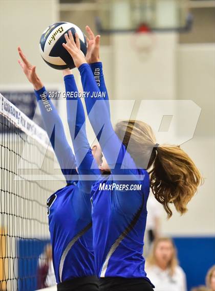 Thumbnail 2 in Teurlings Catholic vs St. Scholastica (Catholic League Tournament) photogallery.
