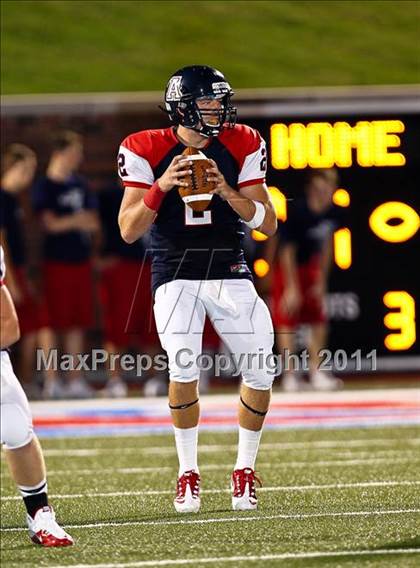 Thumbnail 2 in Cedar Hill vs. Allen (Tom Landry Classic) photogallery.