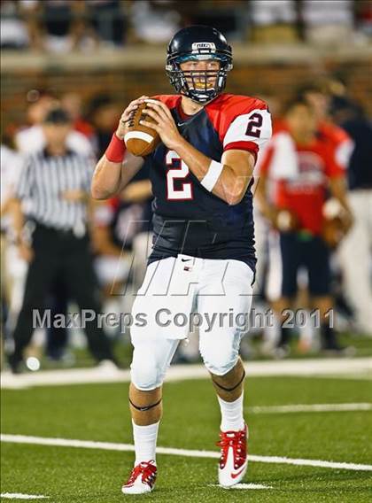 Thumbnail 3 in Cedar Hill vs. Allen (Tom Landry Classic) photogallery.