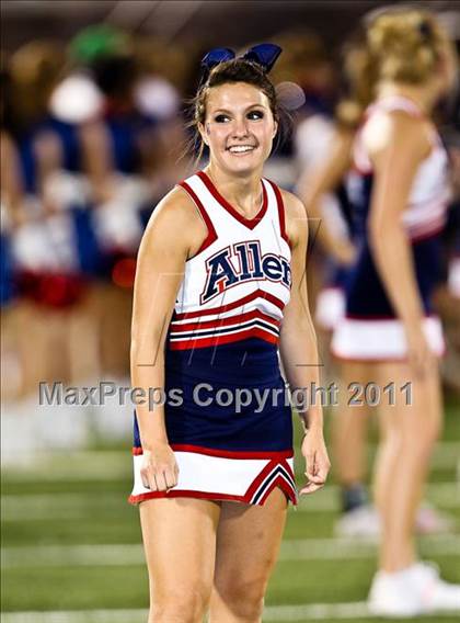 Thumbnail 1 in Cedar Hill vs. Allen (Tom Landry Classic) photogallery.