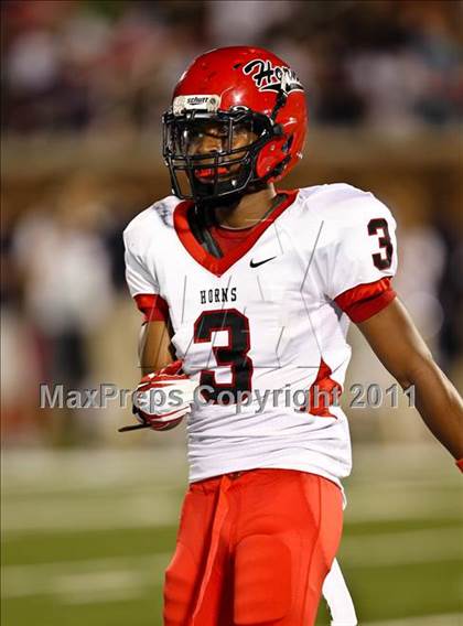 Thumbnail 2 in Cedar Hill vs. Allen (Tom Landry Classic) photogallery.