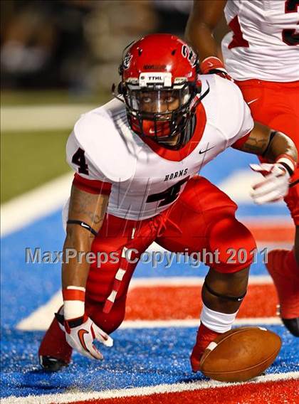 Thumbnail 3 in Cedar Hill vs. Allen (Tom Landry Classic) photogallery.