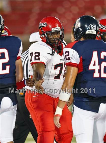 Thumbnail 1 in Cedar Hill vs. Allen (Tom Landry Classic) photogallery.