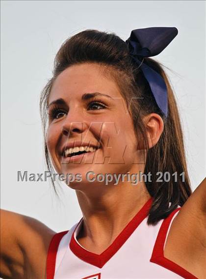 Thumbnail 1 in Cedar Hill vs. Allen (Tom Landry Classic) photogallery.